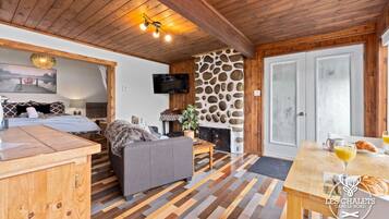 1 多间卧室、旅行婴儿床、WiFi、床单