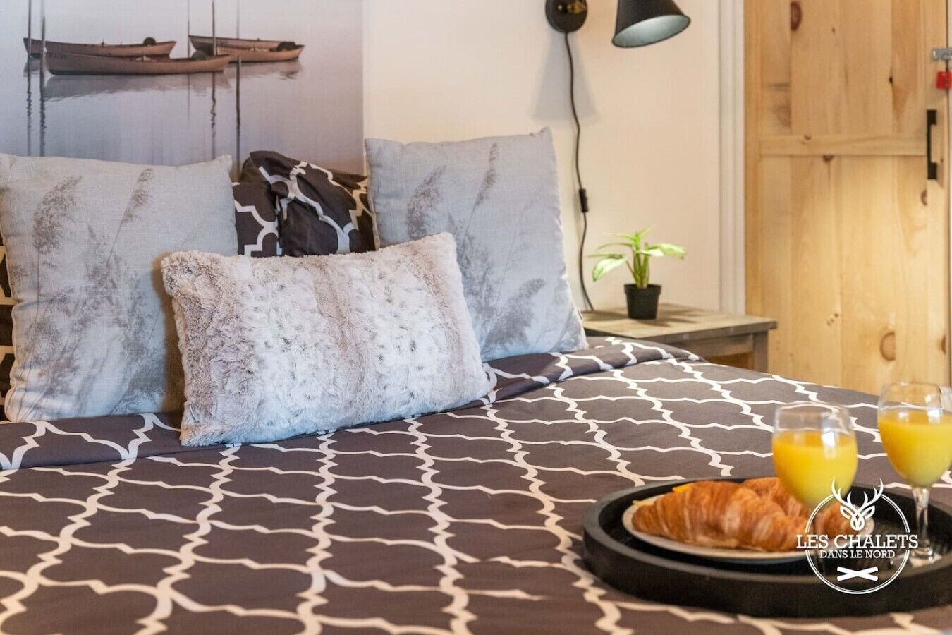 Berço de viagem, Wi-Fi, roupa de cama