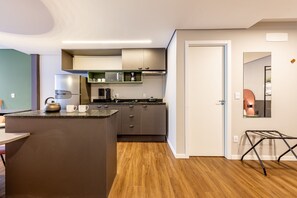 Frigorifero, microonde, macchina per tè/caffè