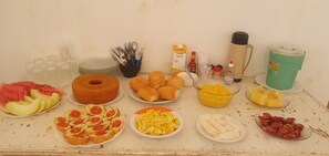 Free daily buffet breakfast - Pousada cambui (Coruripe)