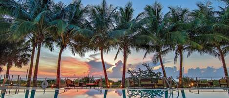 Outdoor pool, a heated pool