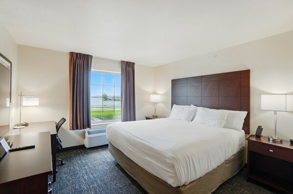 Desk, laptop workspace, iron/ironing board, free WiFi