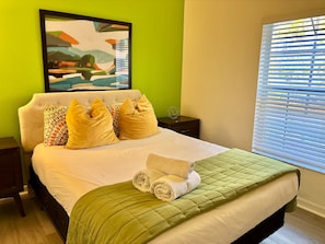 5 bedrooms, iron/ironing board, free WiFi, bed sheets - Bungalow at Watersong & pool #610 (Davenport)