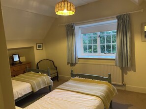 3 Schlafzimmer, Bügeleisen/Bügelbrett, Reisekinderbett, WLAN