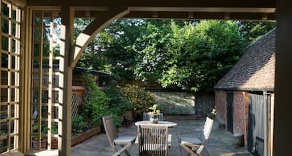 Comfortable cottage in a beautiful setting