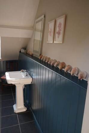 Interior - Comfortable cottage in a beautiful setting (Wicken)