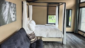 1 bedroom, free WiFi, bed sheets