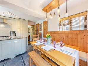 Dining - 3 bedroom accommodation in Northiam, near Rye (Northiam, near Rye)