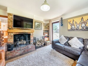 Fireplace - 3 bedroom accommodation in Northiam, near Rye (Northiam, near Rye)