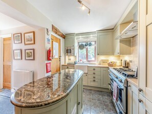 Dishwasher, cookware/dishes/utensils