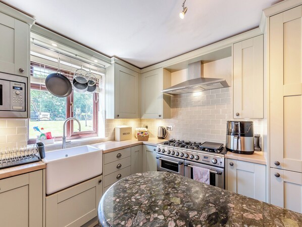 Dishwasher, cookware/dishes/utensils