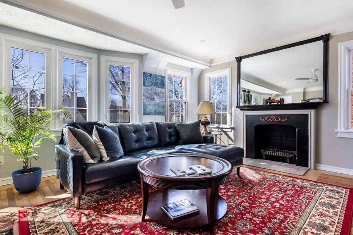 4BR/2BA 2-Story near Van Aken District and CLE clinic