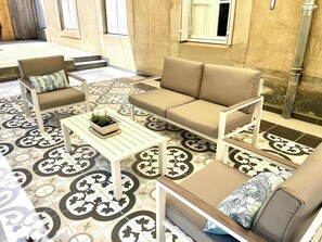 Terrace/patio - App. chic, private mansion, Carcassonne center (Carcassonne)