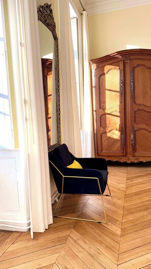 Interior - App. chic, private mansion, Carcassonne center (Carcassonne)