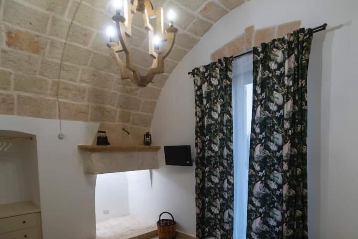 Luxury Studio Suite | 3 bedrooms, premium bedding, pillow-top beds, minibar