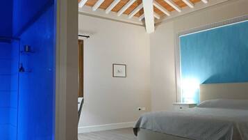 Deluxe Room | 1 bedroom, pillowtop beds, desk, free WiFi