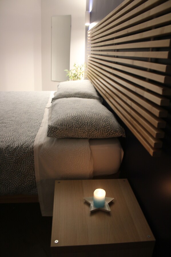 Hypo-allergenic bedding, free WiFi