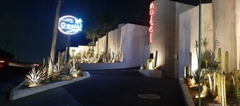 Hotel Oasis