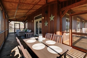 Outdoor dining