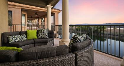 5 Bdr Beautiful Riverfront Home with Dock!