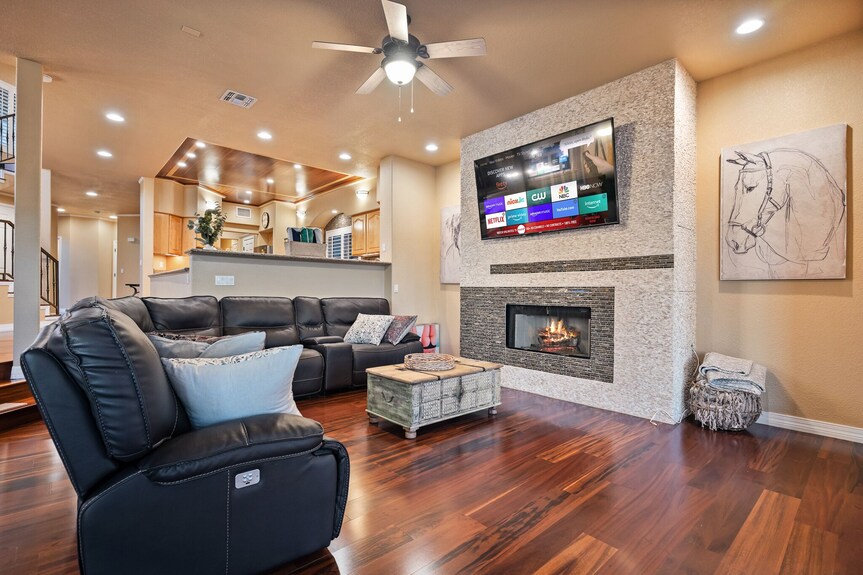 5 Bdr Beautiful Riverfront Home With Dock! - Laughlin, NV