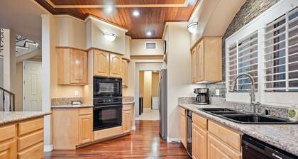 5 Bdr Beautiful Riverfront Home with Dock!