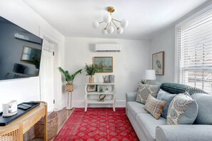 TV, offices - Jones St Jewel, Charming | Central | Pet-Friendly! (Savannah)