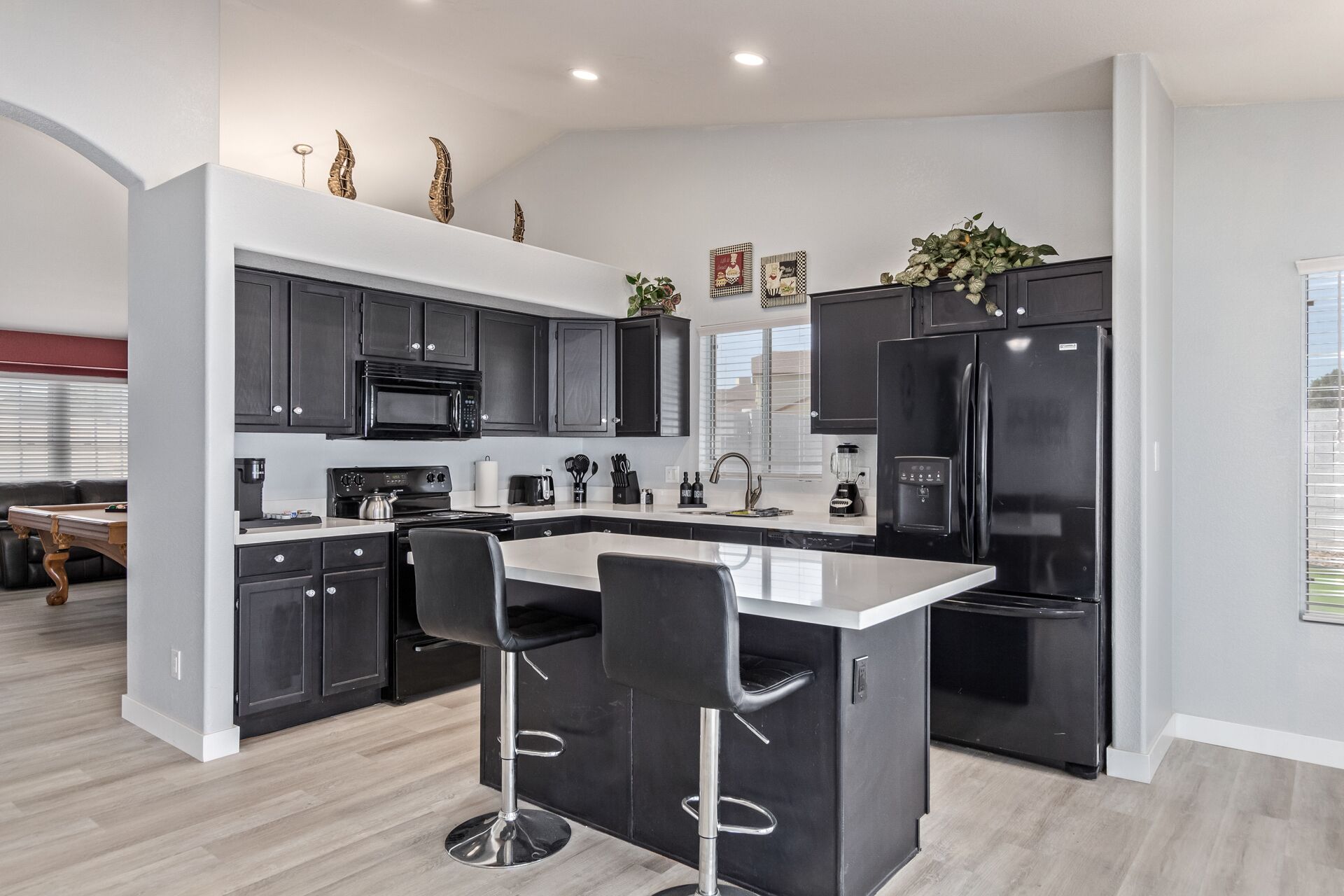 冰箱、微波炉、烤箱、炉灶