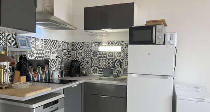 PL080 TA21 Studio Cabin sleeps 4 PORT LEUCATE NATURISME