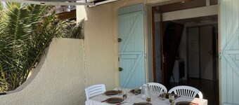 PL070 103 Mezzanine cabin house sleeps 6 PORT LEUCATE NATURISME