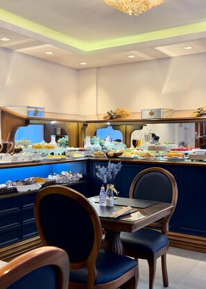 Free daily full breakfast - Hotel Locanda Casa D'oro (Gramado)