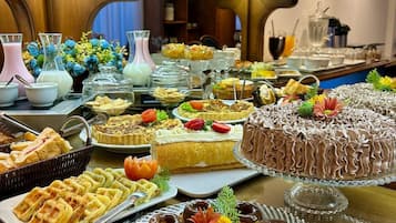Free daily full breakfast