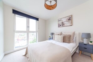 2 bedrooms, iron/ironing board, free WiFi, bed sheets - Modern 2 Bed Flat in Holloway (London)