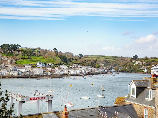 Marina - 2 bedroom accommodation in Polruan, near Fowey (Polruan, near Fowey)