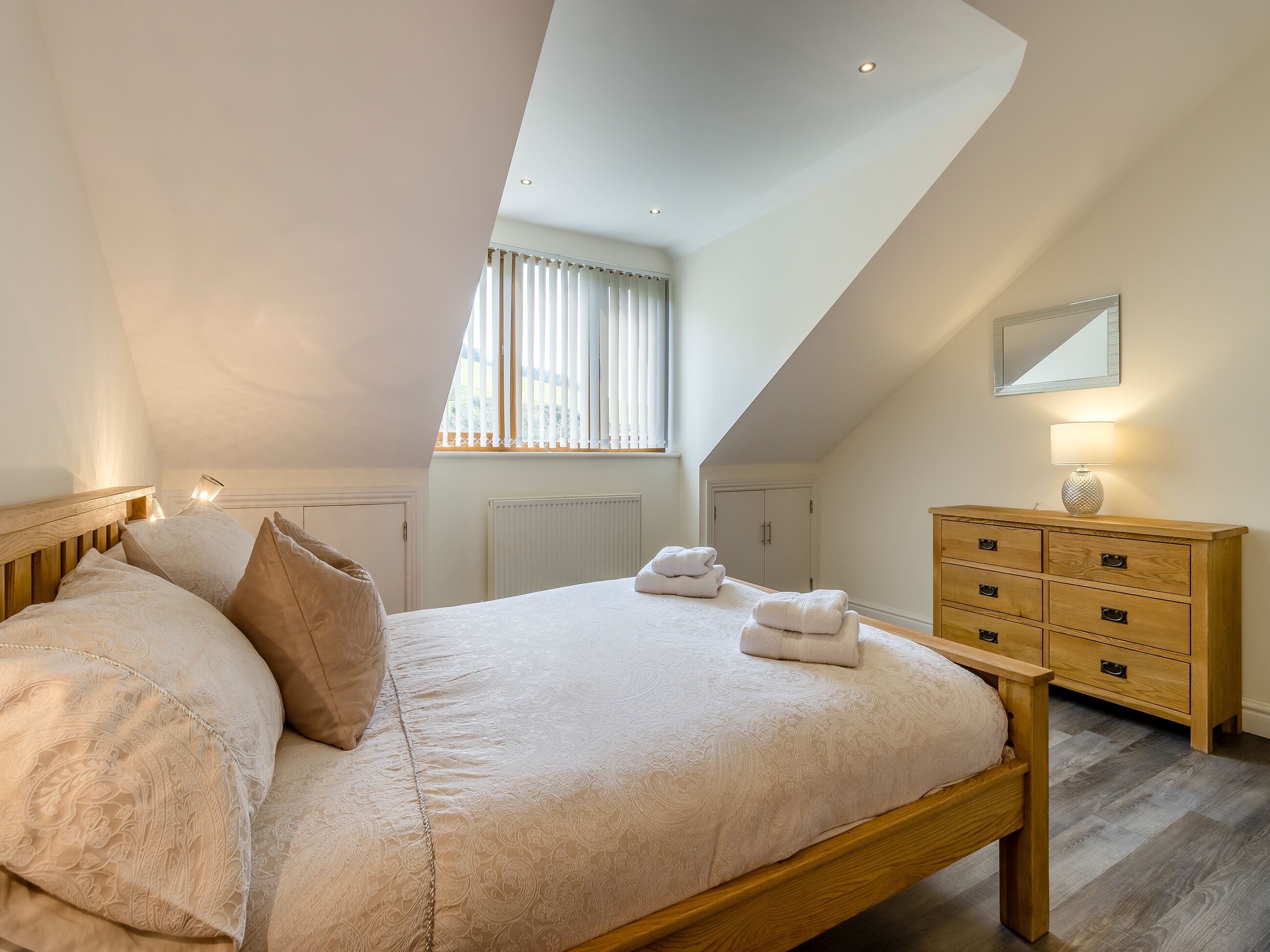 5 chambres, accès au Wi-Fi (inclus), literie fournie