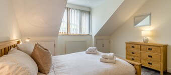 5 bedroom accommodation in llanafan/Aberystwyth