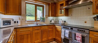5 bedroom accommodation in llanafan/Aberystwyth