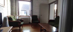 TV, books - Ô Loue Rétro (Quingey)