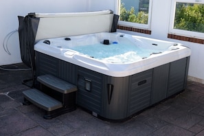 Baignoire à remous extérieure