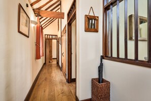 Interior - Flint Barn (Faversham)