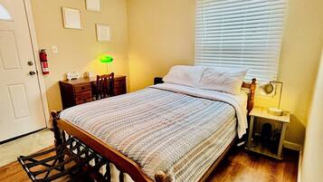 3 chambres, bureau, fer et planche à repasser, Wi-Fi gratuit