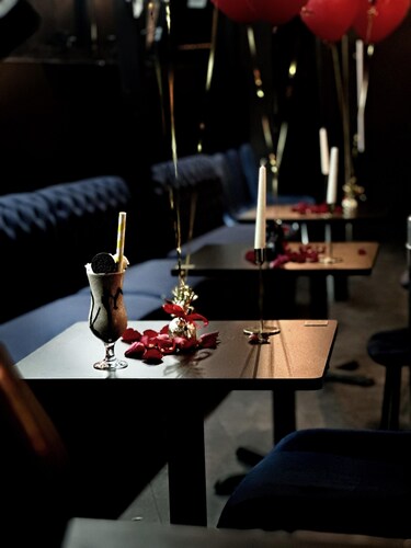 Cosy shisha restaurant with bar! Private hire for parties and special occasions.