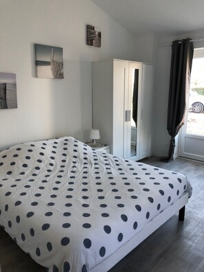 2 camere, ferro/asse da stiro, culla da viaggio, Wi-Fi gratuito