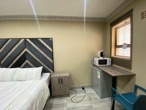 1 bedroom, iron/ironing board, WiFi, bed sheets - Relaxed spacious ensuite Tailored to the need of private and business travelers. (Johannesburg)