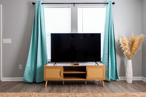 Interior - The Lexington Lux l Quaint & Cozy l Horse Park (Lexington)