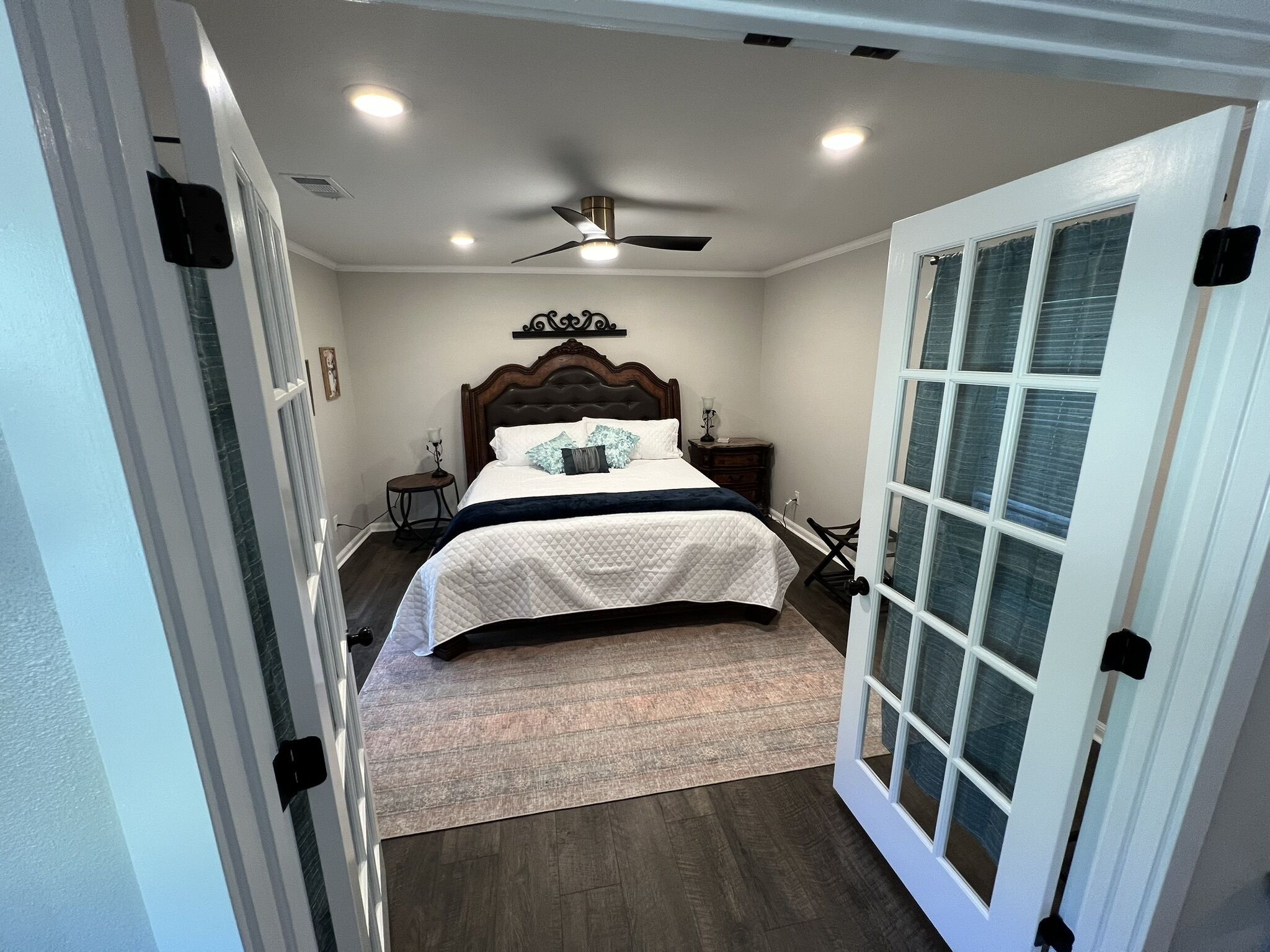 3 bedrooms, desk, iron/ironing board, free WiFi