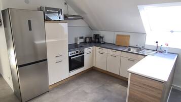 Micro-ondas, fogão, cooktop, lava-louças