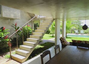 Outdoor dining - Jungle Hub, private villa with pool and ocean view (Montezuma)