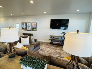 Una Smart TV, libros