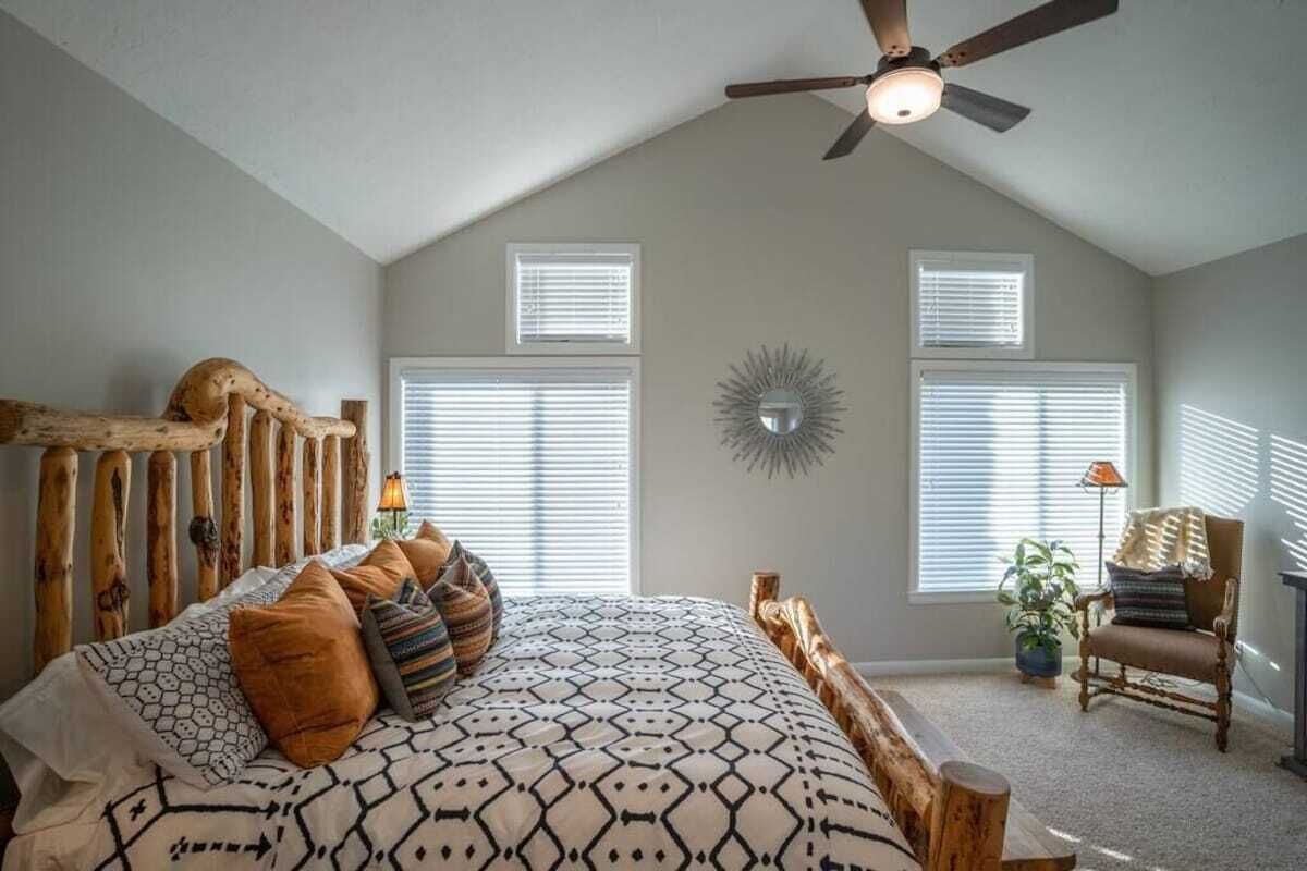 2 bedrooms, iron/ironing board, travel cot, free WiFi